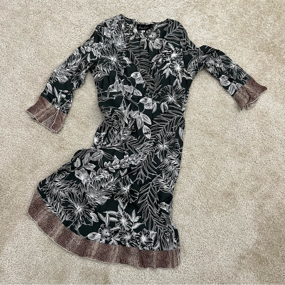 Jenny Helene Women’s Size Medium Rayon Dress Green / Cream, Preowned condition,